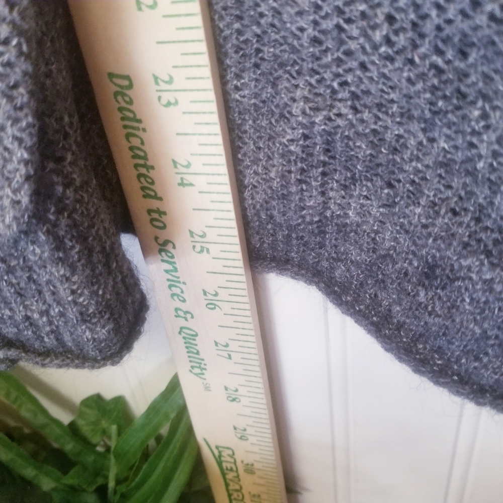 Express Fishnet Gray Sweater Size Small - Picture 4 of 6